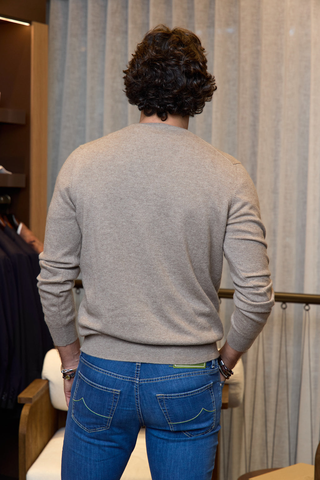 MITCHELL OGILVIE | Cashmere V-Neck Knit | Oatmeal