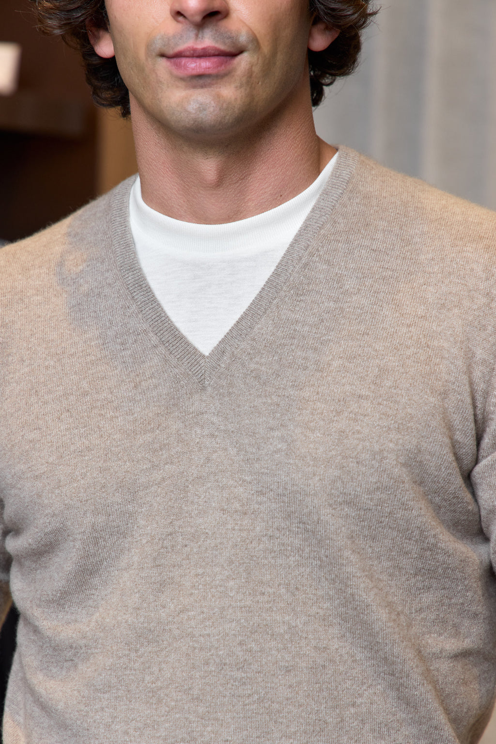 MITCHELL OGILVIE | Cashmere V-Neck Knit | Oatmeal