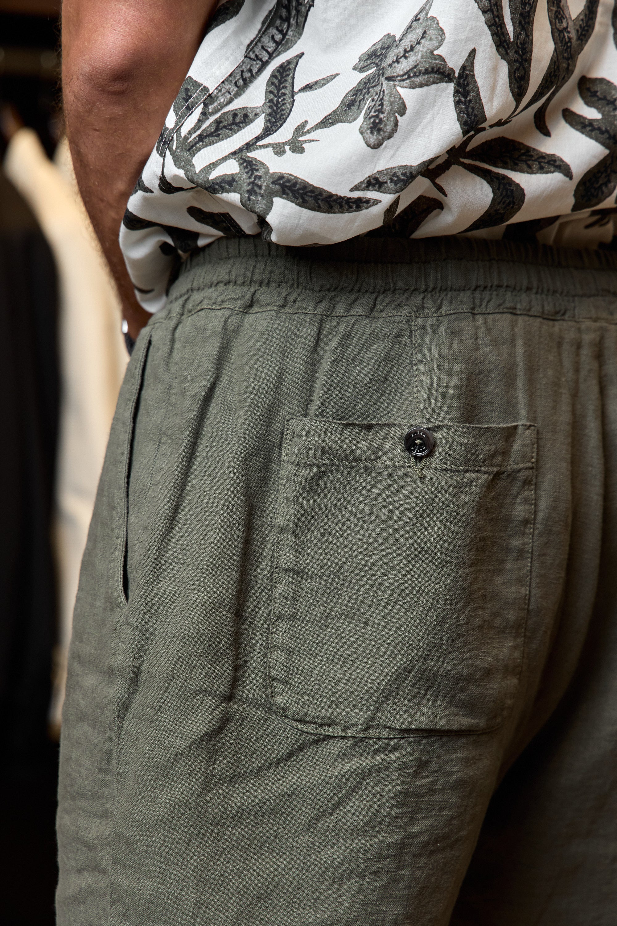 ALTEA | Linen Shorts | Khaki Green