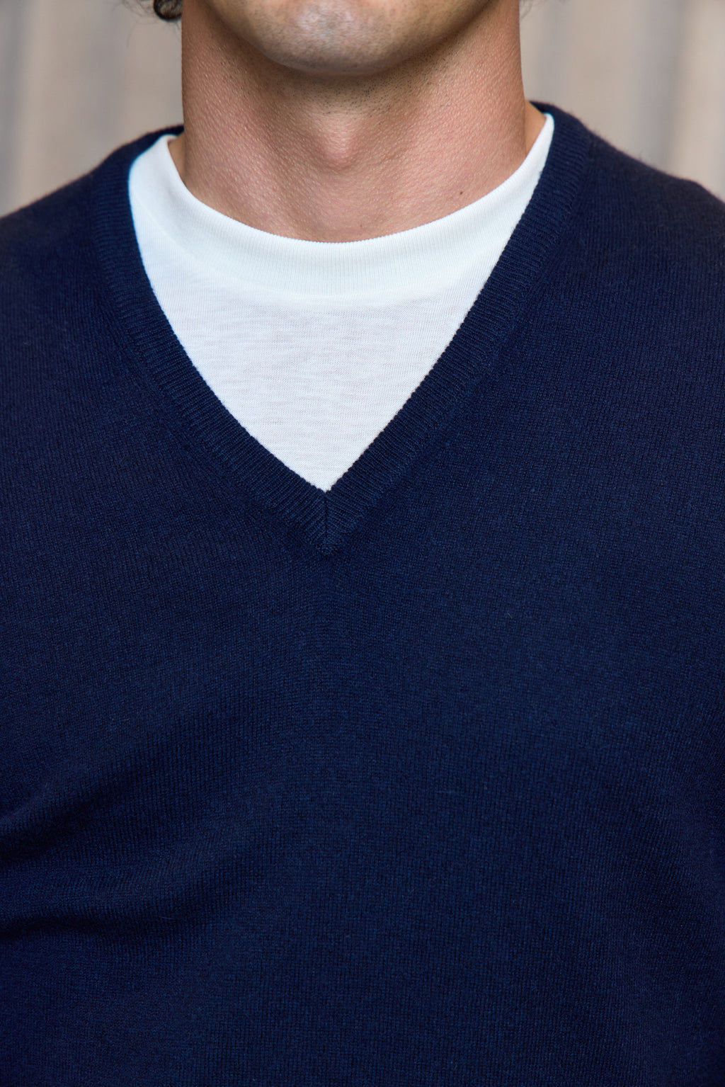 MITCHELL OGILVIE | Cashmere V-Neck Knit | Navy