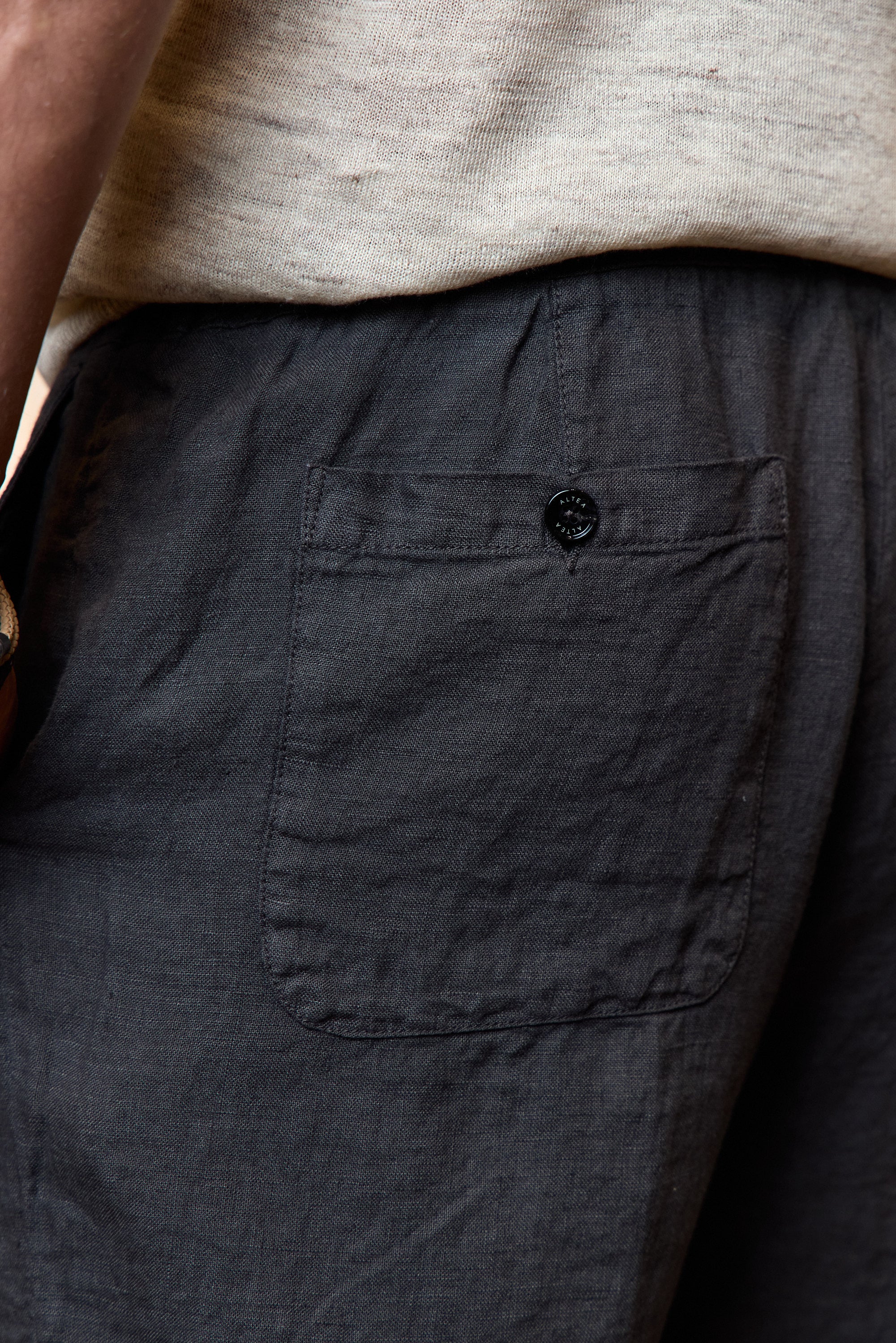 ALTEA | Linen Shorts | Charcoal