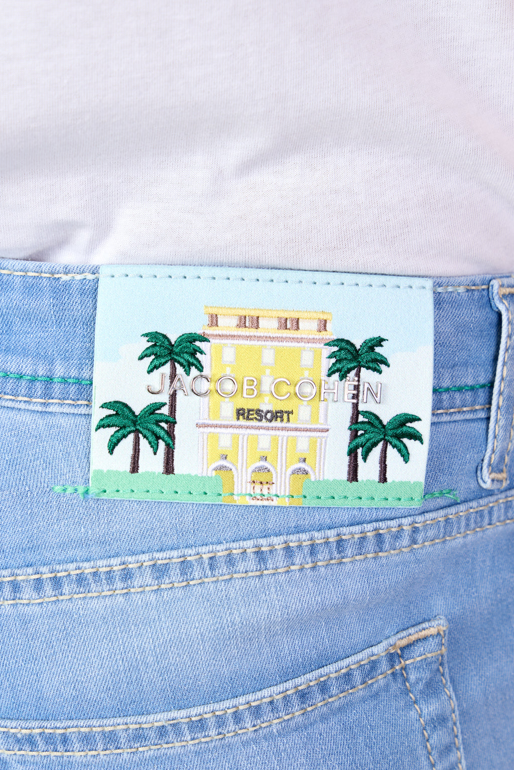 JACOB COHEN | Resort Bard Jeans With Embroidered Hotel Patch | Light Denim