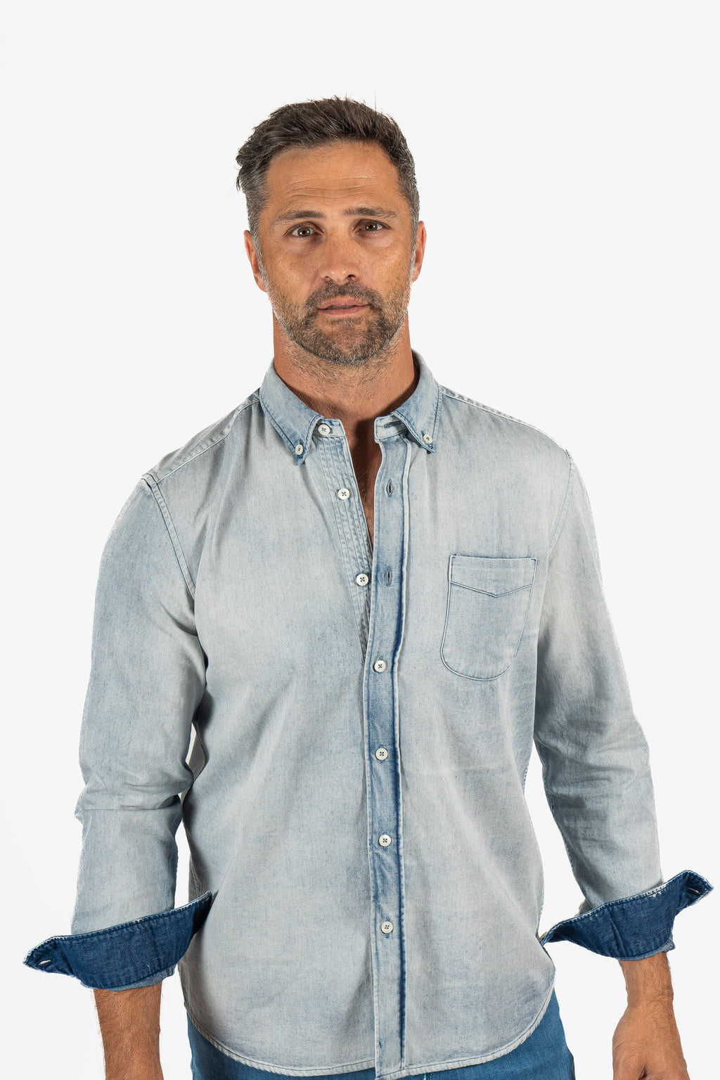 ALTEA | Washed Out Chambray Shirt | Pale Denim