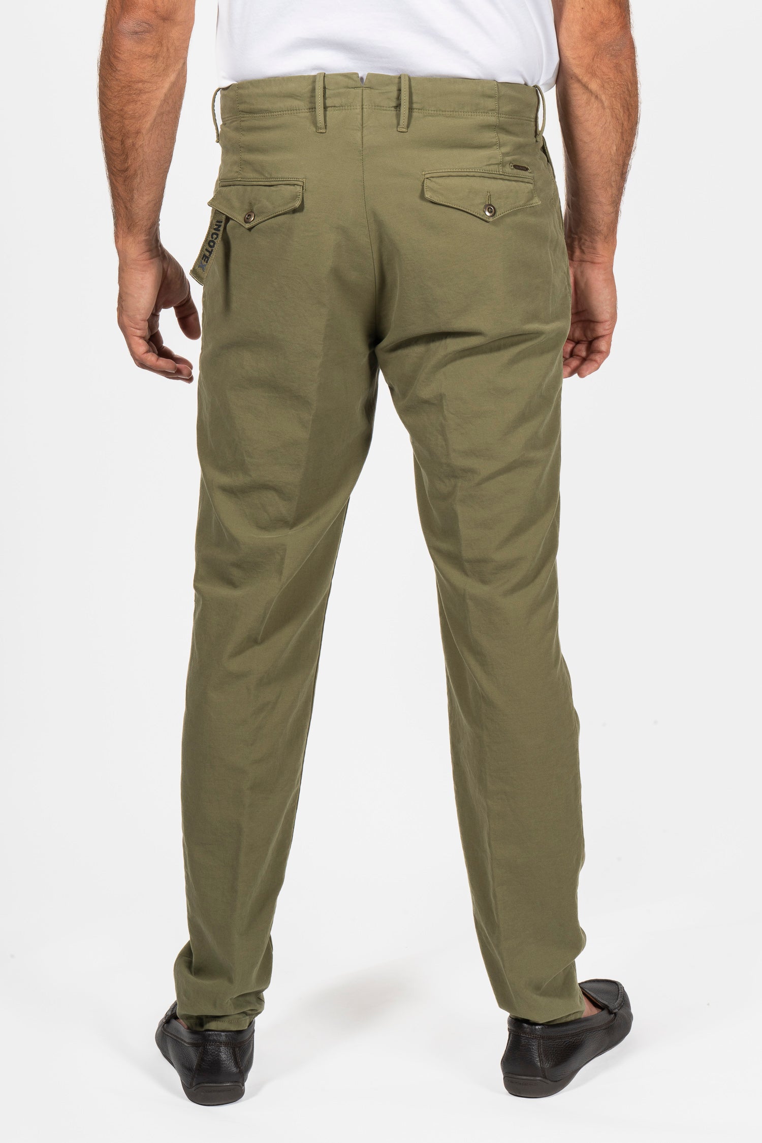SLOWEAR | 4% Stretch 1 Pleat Chino | Green