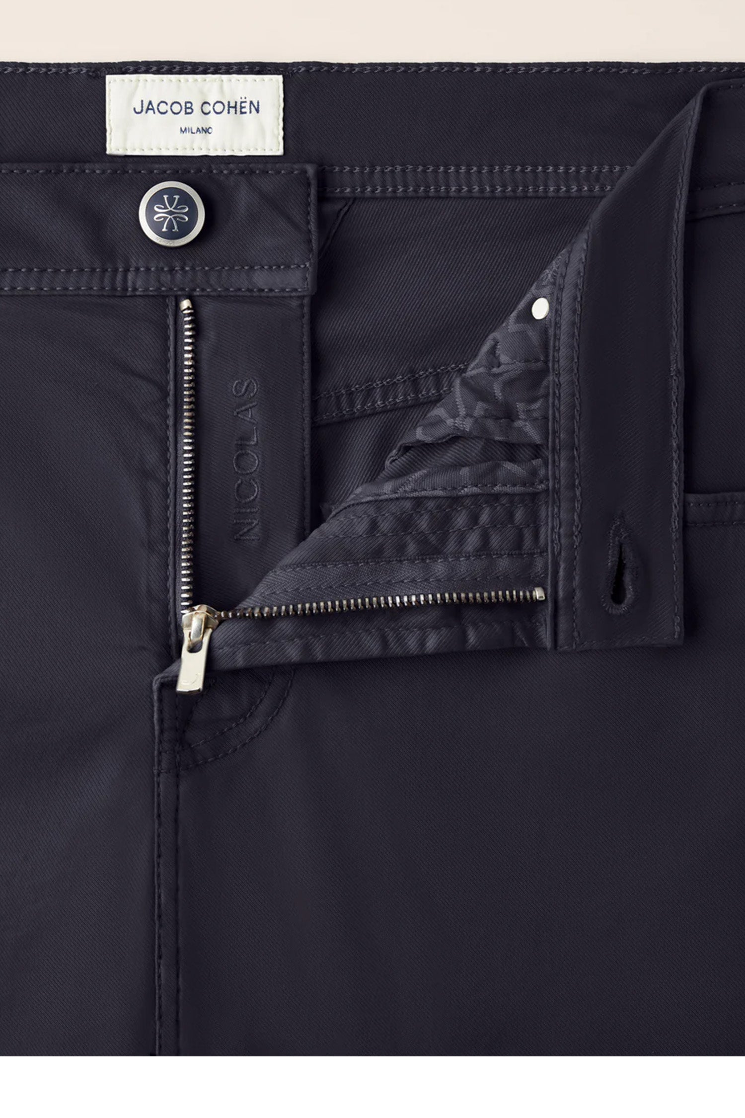 JACOB COHEN | Nicholas Cotton Lyocell Shorts | Navy