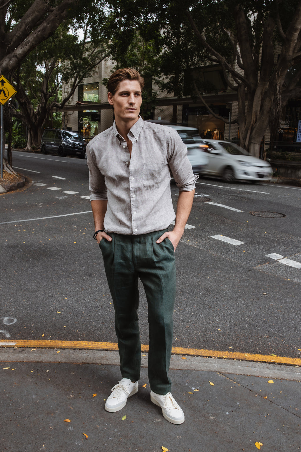 MITCHELL OGILVIE TAILORING | 1 Pleat Trousers With Tabs | Forest