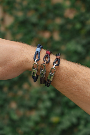 MO BRACELET LEATHER W THREAD + THICK CLASP