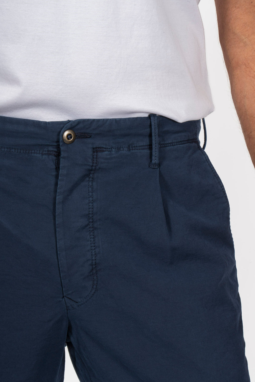 SLOWEAR | 4% Stretch 1 Pleat Chino | Navy