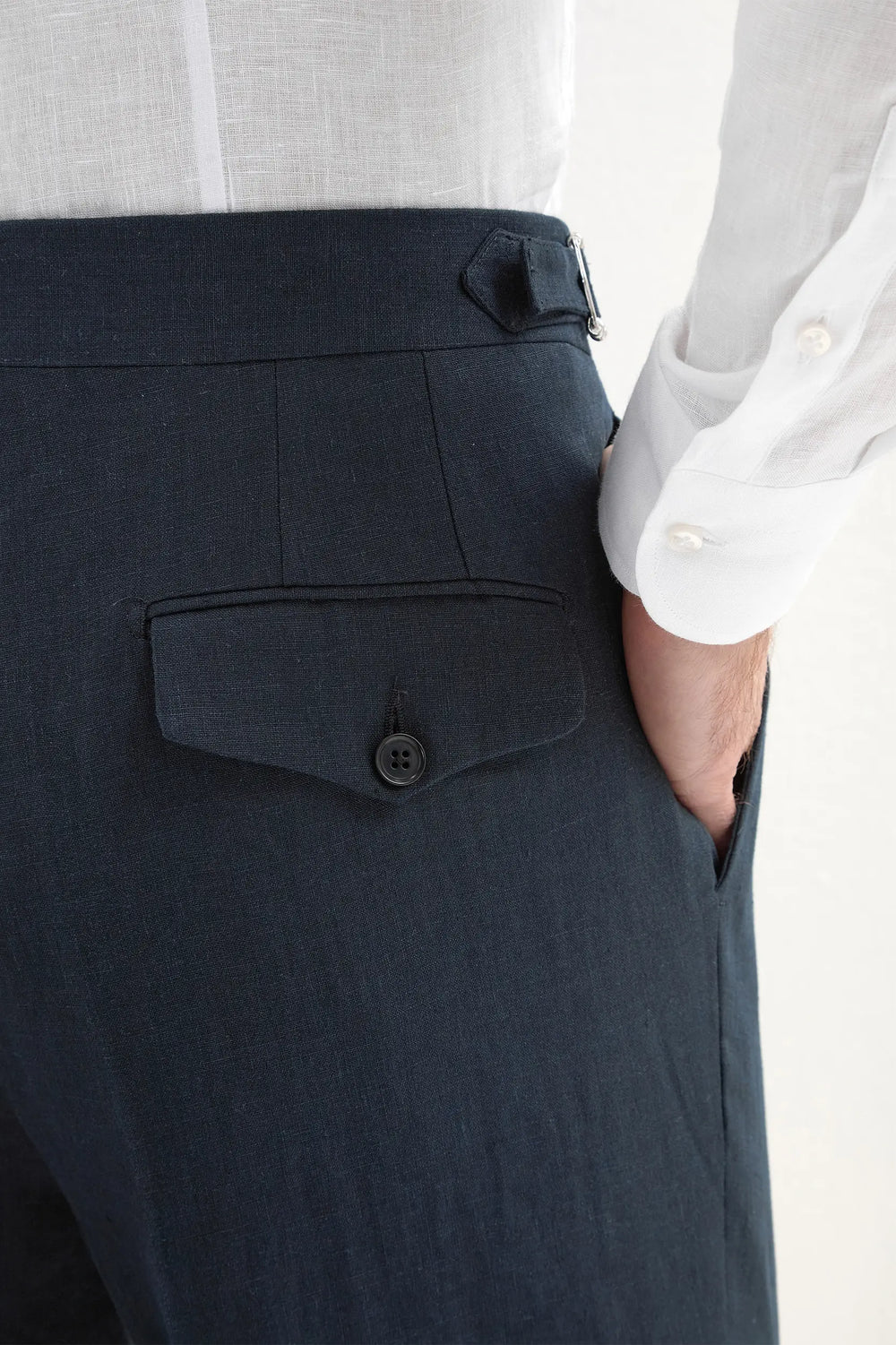 PINI PARMA | Linen Shorts With Side Tabs | Navy