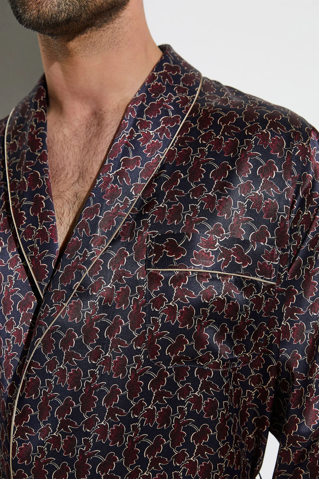 ZIMMERLI | Leaves Pattern Silk Robe | Navy & Red