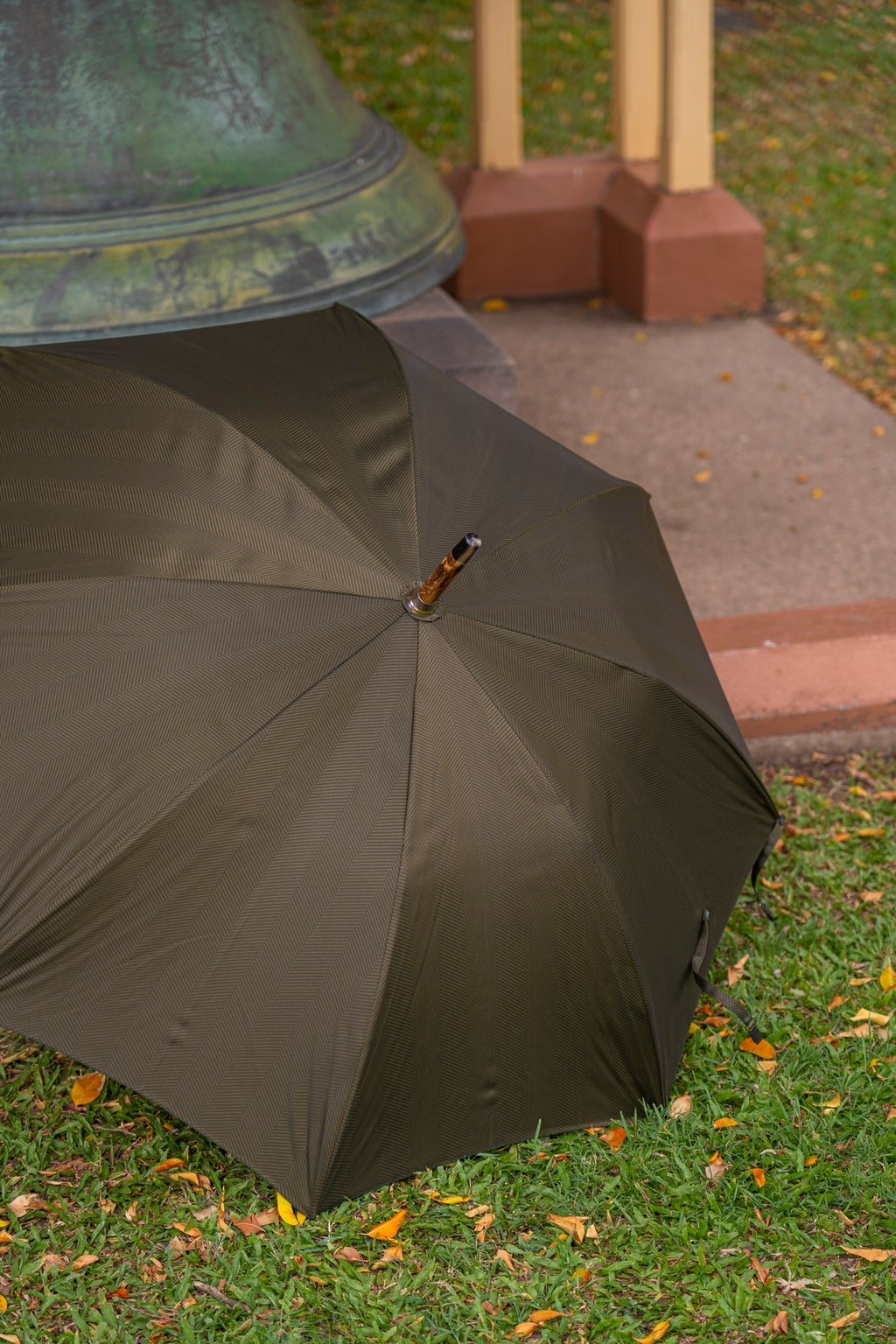 MAGLIA FRANCESCO | Umbrella Chestnut & Warthog Tooth | Olive Green